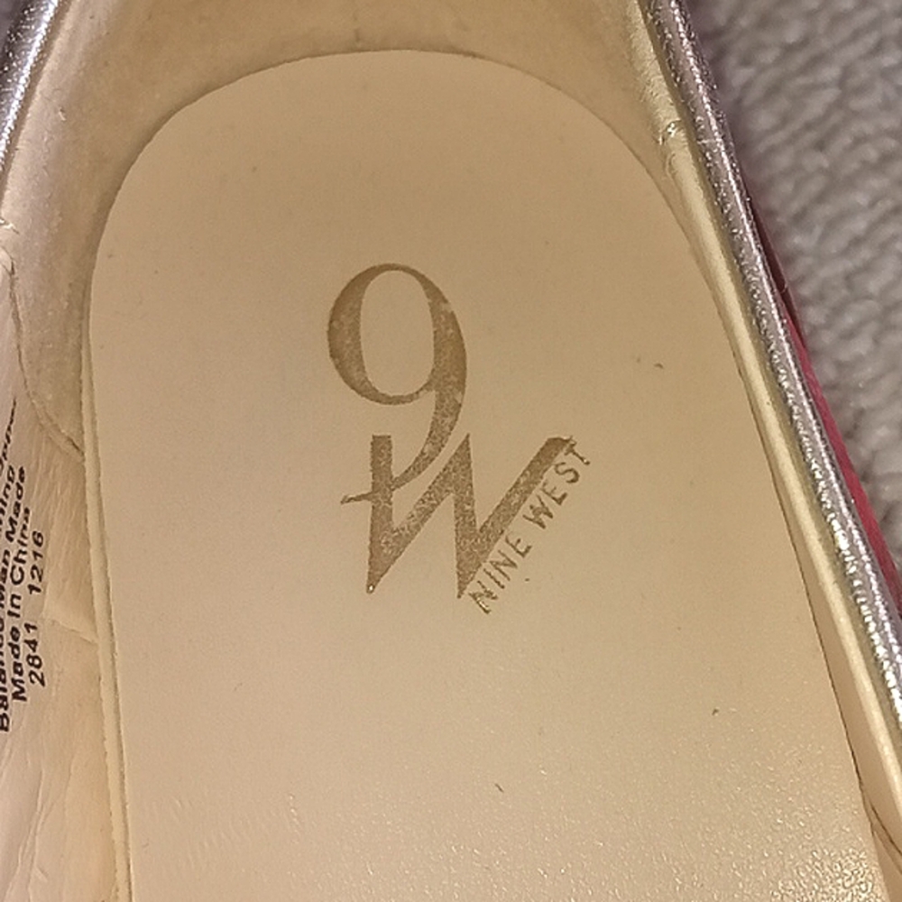 Womens Nine West slip on leather floral shoes, pre loved condition, size 8M - Picture 7 of 8